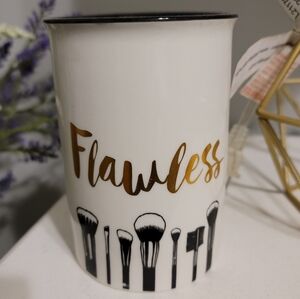 *LAST CHANCE* Flawless Makeup Brush Holder